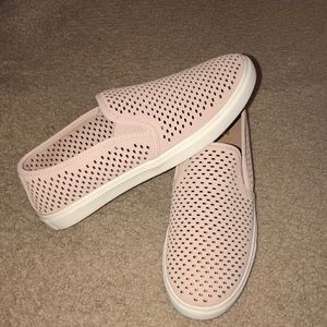 **FINAL** Women’s Blush Flats 11 Pink